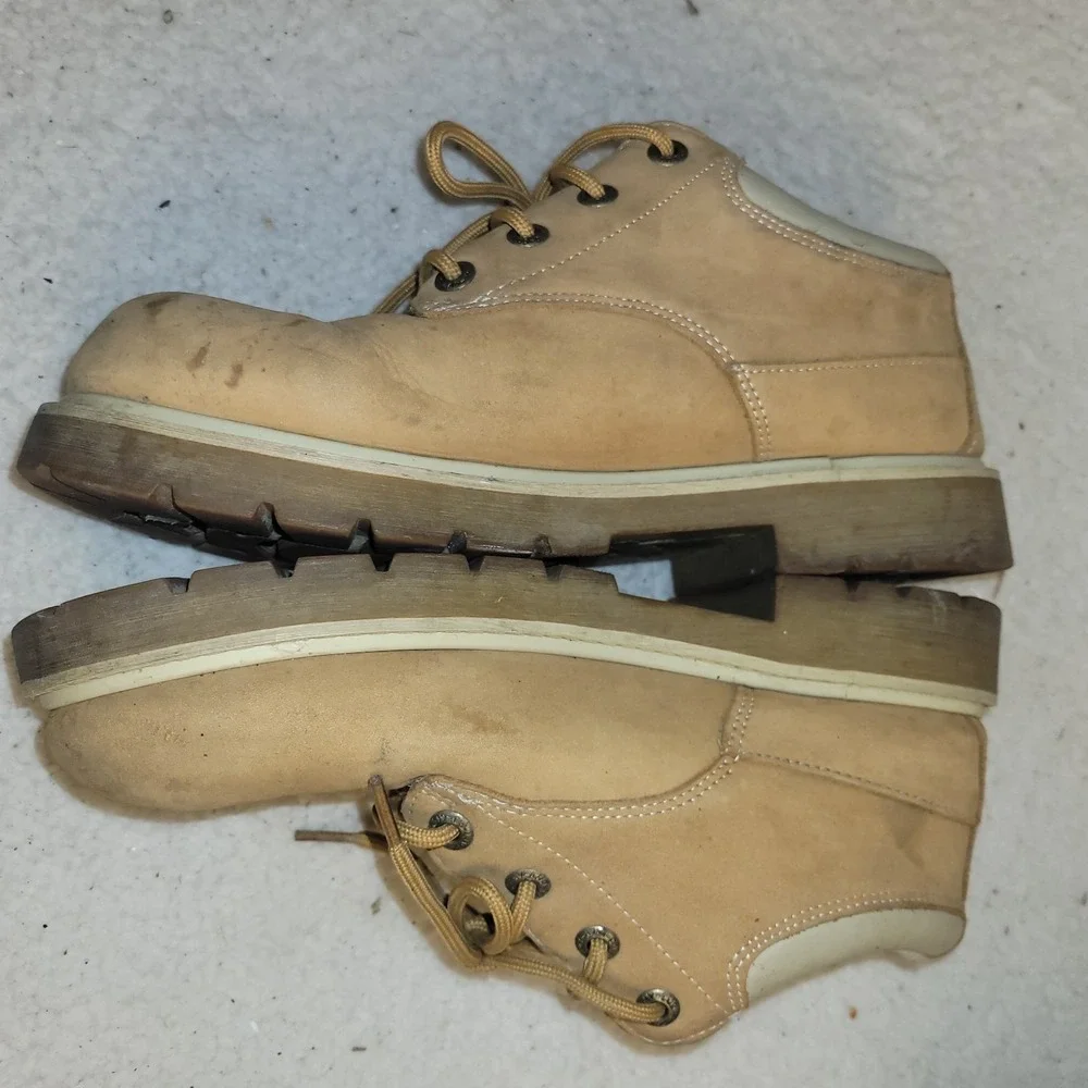 Lugz Tan Nubuck Leather Work Shoes Men's 9 Lace Up Low Ankle Boots‎